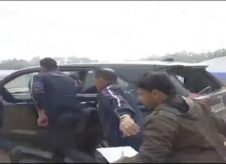 ਰਾਹੁਲ ਗਾਂਧੀ ਦੀ ‘ਭਾਰਤ ਜੋੜੋ ਨਿਆਂ ਯਾਤਰਾ’ ‘ਤੇ ਦੁਬਾਰਾ ਹੋਇਆ ਹ.ਮ.ਲਾ, ਅਣਪਛਾਤਿਆਂ ਨੇ ਪੱਥਰ ਮਾਰ ਕੇ ਕਾਰ ਦੇ ਤੋੜੇ ਸ਼ੀਸ਼ੇ