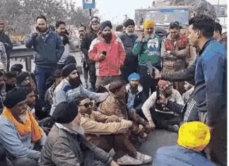 ਲੁਧਿਆਣਾ ‘ਚ ਡਰਾਈਵਰਾਂ ਨੇ ਦਿੱਲੀ ਹਾਈਵੇਅ ਕੀਤਾ ਜਾਮ : ਹਿੱਟ ਐਂਡ ਰਨ ਕਾਨੂੰਨ ਵਿਰੁੱਧ ਪ੍ਰਦਰਸ਼ਨ