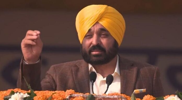 ਆਜ਼ਾਦੀ ਪੰਜਾਬੀਆਂ ਨੇ ਲੈ ਕੇ ਦਿੱਤੀ ਪਰ ਪਰੇਡ ‘ਚੋਂ ਸਾਡੀ ਹੀ ਕੇਂਦਰ ਨੇ ਝਾਕੀ ਬਾਹਰ ਕੱਢ ਦਿੱਤੀ