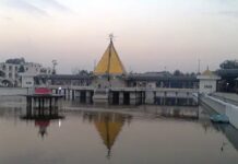 ਜਲੰਧਰ : ਦੇਵੀ ਤਾਲਾਬ ਮੰਦਿਰ ਦੇ ਸਰੋਵਰ ‘ਚੋਂ ਮਿਲੀ ਲਾ.ਸ਼, ਪੁਲਿਸ ਜਾਂਚ ‘ਚ ਜੁਟੀ