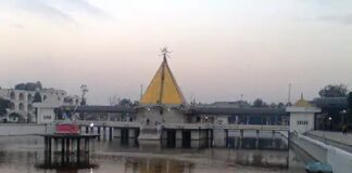 ਜਲੰਧਰ : ਦੇਵੀ ਤਾਲਾਬ ਮੰਦਿਰ ਦੇ ਸਰੋਵਰ ‘ਚੋਂ ਮਿਲੀ ਲਾ.ਸ਼, ਪੁਲਿਸ ਜਾਂਚ ‘ਚ ਜੁਟੀ