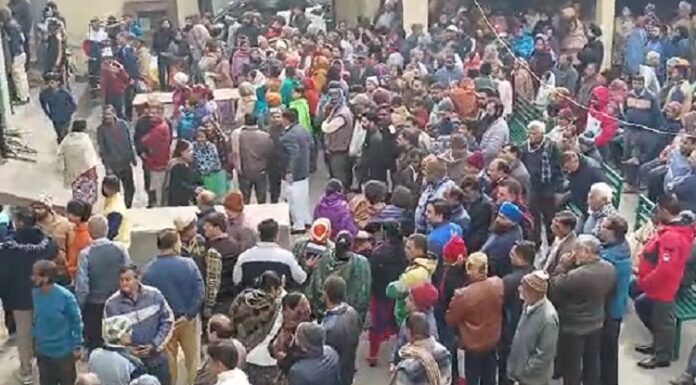 ਜਲੰਧਰ : ਕਾਰ ‘ਚ ਜ਼ਿੰਦਾ ਸੜੇ ਚਾਰ ਦੋਸਤਾਂ ਦੇ ਇੱਕੋ ਸ਼ਮਸ਼ਾਨ ਘਾਟ ‘ਚ ਬਲ਼ੇ ਸਿਵੇ, ਮਾਪਿਆਂ ਦੇ ਵੈਣ ਦੇਖ ਹਰ ਇਕ ਦੀ ਅੱਖ ਹੋਈ ਨਮ, ਵੇਖੋ ਵੀਡੀਓ…