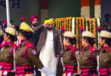 CM ਮਾਨ ਨੇ ਲੁਧਿਆਣਾ ‘ਚ ਲਹਿਰਾਇਆ ਤਿਰੰਗਾ, ਕਿਹਾ – ਗਣਤੰਤਰ ਦਿਵਸ ਪੰਜਾਬ ਕਰਕੇ ਹੀ ਆਇਆ