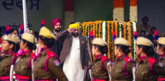 CM ਮਾਨ ਨੇ ਲੁਧਿਆਣਾ ‘ਚ ਲਹਿਰਾਇਆ ਤਿਰੰਗਾ, ਕਿਹਾ – ਗਣਤੰਤਰ ਦਿਵਸ ਪੰਜਾਬ ਕਰਕੇ ਹੀ ਆਇਆ