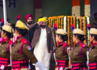 CM ਮਾਨ ਨੇ ਲੁਧਿਆਣਾ ‘ਚ ਲਹਿਰਾਇਆ ਤਿਰੰਗਾ, ਕਿਹਾ – ਗਣਤੰਤਰ ਦਿਵਸ ਪੰਜਾਬ ਕਰਕੇ ਹੀ ਆਇਆ