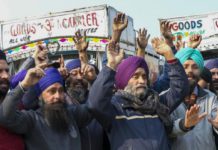 ਦੇਸ਼ ਭਰ ‘ਚ ‘ਹਿੱਟ ਐਂਡ ਰਨ’ ਕਾਨੂੰਨ ਖਿਲਾਫ ਟਰੱਕ ਡਰਾਈਵਰਾਂ ਵੱਲੋਂ ਪ੍ਰਦਰਸ਼ਨ, ਟਰਾਂਸਪੋਰਟਰਾਂ ਨੇ ਕੇਂਦਰ ਸਰਕਾਰ ਅੱਗੇ ਰੱਖੀ ਇਹ ਮੰਗ