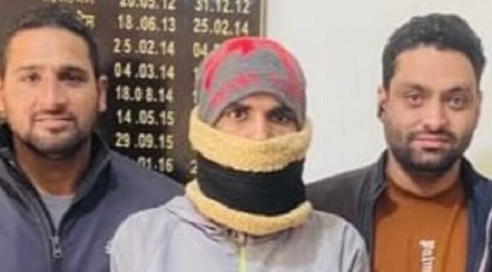 ਜਲੰਧਰ : ਲੁਟੇਰਾ ਗੈਂ.ਗ ਦਾ ਸਰਗਣਾ ਆਦਮਪੁਰ ਥਾਣੇ ਤੋਂ ਫਰਾਰ, ਅੱਜ ਅਦਾਲਤ ‘ਚ ਕਰਨਾ ਸੀ ਪੇਸ਼