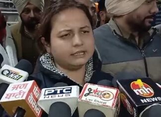 ਅੰਮ੍ਰਿਤਸਰ : ਰੇਹੜੀ ਲਗਾਉਣ ਵਾਲੇ ਵਿਅਕਤੀ ਦਾ ਗੋਲੀਆਂ ਮਾਰ ਕੇ ਮ.ਰਡਰ, ਧੀ ਨੇ ਲਗਾਏ MP ਔਜਲਾ ਦੇ PA ‘ਤੇ ਕ.ਤਲ ਦੇ ਇਲਜ਼ਾਮ