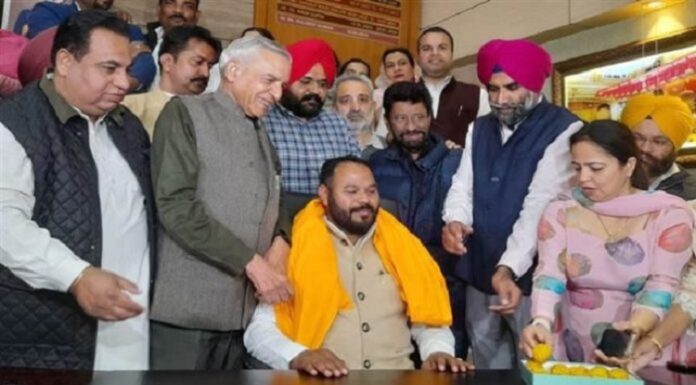 ਕੁਲਦੀਪ ਕੁਮਾਰ ਨੇ ਸੰਭਾਲਿਆ ਚੰਡੀਗੜ੍ਹ ਮੇਅਰ ਦਾ ਅਹੁਦਾ, 4 ਮਾਰਚ ਨੂੰ ਹੋਣਗੀਆਂ ਸੀਨੀਅਰ ਡਿਪਟੀ ਮੇਅਰ ਤੇ ਡਿਪਟੀ ਮੇਅਰ ਦੀਆਂ ਚੋਣਾਂ