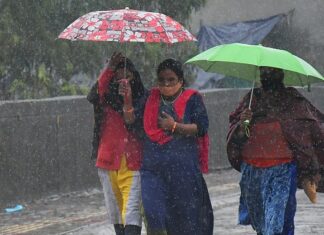 ਪੰਜਾਬ ‘ਚ ਮੁੜ ਵਧੀ ਠੰਢ, ਰਾਤ ਤੋਂ ਰੁਕ-ਰੁਕ ਕੇ ਪੈ ਰਹੇ ਮੀਂਹ ਨੇ ਕੰਬਣ ਲਾਏ ਲੋਕ