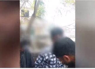 ਲੁਧਿਆਣਾ : ਲੋਕਾਂ ਨੇ ਟੀਕੇ ਲਾਉਂਦੇ ਨਸ਼ੇੜੀ ਫੜੇ, ਅੱਗਿਓਂ ਨਸ਼ੇੜੀ ਬੋਲੇ,- ਬੜੀ ਮਿਹਨਤ ਨਾਲ ਟੀਕੇ ਲਿਆਂਦੇ ਆ, ਸਾਨੂੰ ਸਾਡਾ ਸਾਮਾਨ ਮੋੜੋ, ਵੇਖੋ ਵੀਡੀਓ