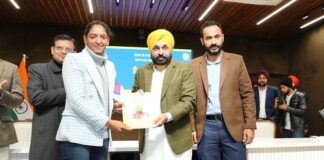 ਭਾਰਤੀ ਮਹਿਲਾ ਕ੍ਰਿਕਟ ਟੀਮ ਦੀ ਕਪਤਾਨ ਹਰਮਨਪ੍ਰੀਤ ਕੌਰ ਸਣੇ 7 ਖਿਡਾਰੀ DSP ਤੇ 4 PCS ਬਣੇ, CM ਮਾਨ ਨੇ ਸੌਂਪੇ ਨਿਯੁਕਤੀ ਪੱਤਰ