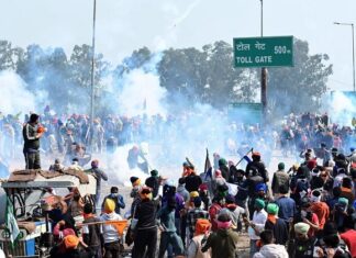 ਕਿਸਾਨ ਅੰਦੋਲਨ 2.0 : ਫਲਾਂ ਤੇ ਸਬਜ਼ੀਆਂ ਤੋਂ ਲੈ ਕੇ ਫਲਾਈਟ ਤੱਕ ਹੋਈ ਮਹਿੰਗੀ, ਗੈਸ-ਪੈਟਰੋਲ ਤੇ ਡੀਜ਼ਲ ਦੀ ਵੀ ਹੋਣ ਲੱਗੀ ਘਾਟ