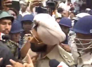 ਖਾਲਿਸਤਾਨੀ ਆਖਣ ‘ਤੇ ਭੜਕਿਆ ਸਿੱਖ ਅਫਸਰ, ਭਾਜਪਾ ਵਰਕਰਾਂ ਨੂੰ ਸੁਣਾਈਆਂ ਖਰੀਆਂ-ਖਰੀਆਂ