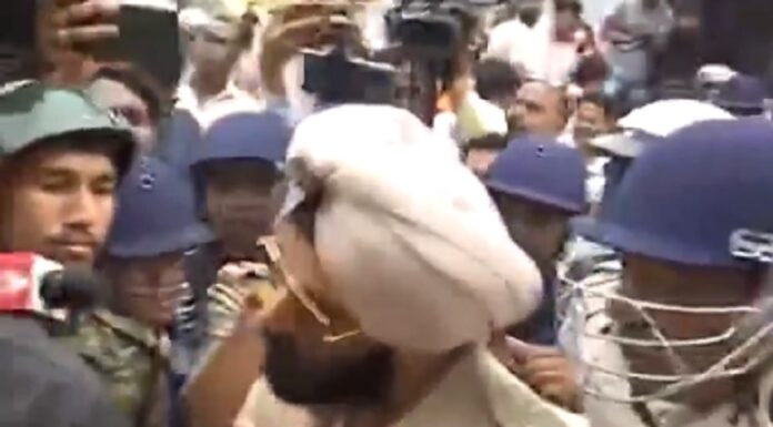 ਖਾਲਿਸਤਾਨੀ ਆਖਣ ‘ਤੇ ਭੜਕਿਆ ਸਿੱਖ ਅਫਸਰ, ਭਾਜਪਾ ਵਰਕਰਾਂ ਨੂੰ ਸੁਣਾਈਆਂ ਖਰੀਆਂ-ਖਰੀਆਂ