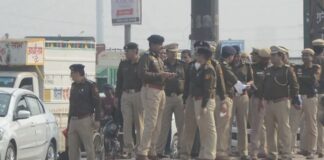 ਕਿਸਾਨ ਅੰਦੋਲਨ ਨੂੰ ਲੈ ਕੇ ਦਿੱਲੀ ਪੁਲਿਸ ਅਲਰਟ : ਸਿੰਘੂ ਬਾਰਡਰ ‘ਤੇ ਕੰਡਿਆਲੀ ਤਾਰ, ਸੀਮੈਂਟ ਦੇ ਬੈਰੀਕੇਡ ਤੇ 3000 ਜਵਾਨ