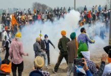 ਅੱਥਰੂ ਗੈਸ ਨਾਲ ਕੀ ਹੁੰਦਾ ਹੈ? ਜਿਸ ਨੂੰ ਪੁਲਿਸ ਕਿਸਾਨ ਅੰਦੋਲਨ ‘ਚ ਭੀੜ ਖਿਲਾਫ ਵਰਤ ਰਹੀ ਹੈ