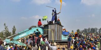 ਕਿਸਾਨ ਲਿਆਏ ਬੈਰੀਕੇਡ ਤੋੜਨ ਲਈ ਵੱਡਾ ਸੰਦ, ਹਰਿਆਣਾ ਸਰਕਾਰ ਨੇ ਪੰਜਾਬ ਪੁਲਿਸ ਤੋਂ ਮੰਗੀ ਮਦਦ