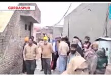 ਗੁਰਦਾਸਪੁਰ : ਗੁਰਦੁਆਰਾ ਸਾਹਿਬ ‘ਚ ਬੇਅਦਬੀ ਪਿੱਛੋਂ ਚੋਰੀ ਦੀ ਘਟਨਾ ਨੂੰ ਦਿੱਤਾ ਅੰਜਾਮ, ਘਟਨਾ CCTV ‘ਚ ਕੈਦ, ਵੇਖੋ ਵੀਡੀਓ