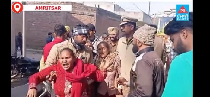 ਅੰਮ੍ਰਿਤਸਰ : ਦੁੱਧ ਲੈਣ ਜਾ ਰਹੇ ਵਿਅਕਤੀ ਨੂੰ ਟਰੱਕ ਨੇ ਦ.ਰੜਿਆ, ਪਿਆ ਚੀਕ-ਚਿਹਾੜਾ, ਵੇਖੋ ਵੀਡੀਓ