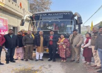 ਕੈਬਨਿਟ ਮੰਤਰੀ ਜਿੰਪਾ ਨੇ ‘ਮੁੱਖ ਮੰਤਰੀ ਤੀਰਥ ਯਾਤਰਾ ਸਕੀਮ’ ਤਹਿਤ ਹੁਸ਼ਿਆਰਪੁਰ ਤੋਂ ਬੱਸ ਨੂੰ ਦਿਖਾਈ ਹਰੀ ਝੰਡੀ