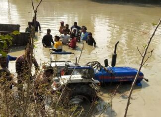 ਗੰਗਾ ਇਸ਼ਨਾਨ ਲਈ ਜਾ ਰਹੇ ਸ਼ਰਧਾਲੂਆਂ ਦੀ ਟਰਾਲੀ ਨਹਿਰ ‘ਚ ਪਲਟੀ, 19 ਦੀ ਮੌ.ਤ