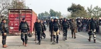 ਹਰਿਆਣਾ -ਪੰਜਾਬ ਬਾਰਡਰ ’ਤੇ ਮਾਹੌਲ ਤਣਾਅਪੂਰਨ, ਮੀਡੀਆ ਨਾਲ ਪੁਲਿਸ ਵਾਲਿਆਂ ਨੇ ਕੀਤੀ ਹੱਥੋਪਾਈ