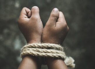 ਲੁਧਿਆਣਾ ‘ਚ ਨੌਜਵਾਨ ਨੂੰ ਅਗਵਾ ਕਰਕੇ ਕਾਰ ‘ਚ ਕੁੱ.ਟਿਆ, ਮੁਲਜ਼ਮ ਬੋਲੇ – ਫਰਜ਼ੀ ਆਈਡੀ ਨਾਲ ਲੜਕੀਆਂ ਨੂੰ ਮੈਸੇਜ ਭੇਜਣਾ ਬੰਦ ਕਰ