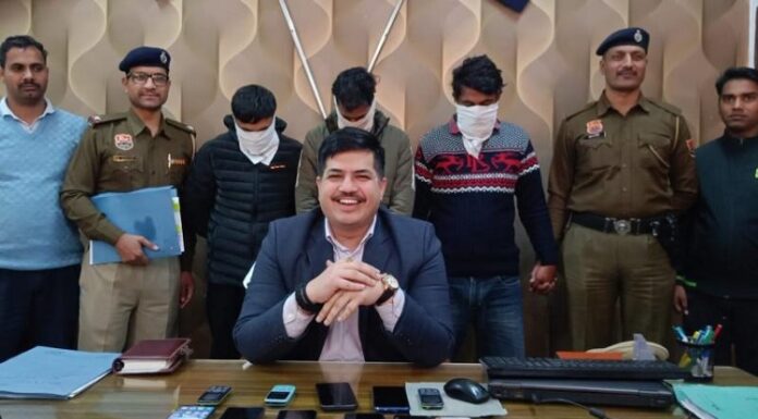 ਜਾਅਲੀ ਫਰਮਾਂ ਬਣਾ ਕੇ ਲੋਕਾਂ ਨੂੰ ਠੱਗਣ ਵਾਲਾ ਗਿਰੋਹ ਚੜ੍ਹਿਆ ਪੁਲਿਸ ਅੜਿੱਕੇ, ਇੰਝ ਮਾਰਦਾ ਸੀ ਠੱਗੀਆਂ