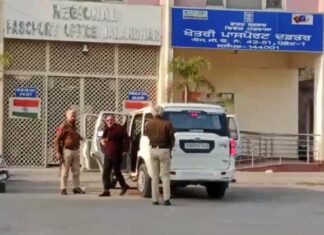 ਜਲੰਧਰ ‘ਚ CBI ਨੇ ਰਿਸ਼ਵਤ ਦੇ ਮਾਮਲੇ ‘ਚ ਖੇਤਰੀ ਪਾਸਪੋਰਟ ਅਫਸਰ ਸਮੇਤ 3 ਨੂੰ ਕੀਤਾ ਗ੍ਰਿਫਤਾਰ, ਤਲਾਸ਼ੀ ਦੌਰਾਨ 25 ਲੱਖ ਕੈਸ਼ ਬਰਾਮਦ