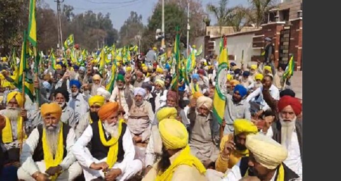 ਭਾਰਤੀ ਕਿਸਾਨ ਯੂਨੀਅਨ ਏਕਤਾ ਉਗਰਾਹਾਂ ਨੇ ਕੈਪਟਨ ਅਮਰਿੰਦਰ ਸਿੰਘ ਦੇ ਮੋਤੀ ਮਹਿਲ ਦਾ ਕੀਤਾ ਘਿਰਾਓ