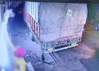 ਜਲੰਧਰ ‘ਚ ਚੋਰਾਂ ਨੂੰ ਬਿਲਕੁਲ ਨਹੀਂ ਪੁਲਿਸ ਦਾ ਖੌਫ, ਥਾਣੇ ਤੋਂ ਸਿਰਫ 200 ਮੀਟਰ ਦੂਰ ਸਥਿਤ ਦੁਕਾਨ ‘ਚੋਂ 7 ਮਿੰਟ ‘ਚ ਲੱਖਾਂ ਦੀ ਚੋਰੀ