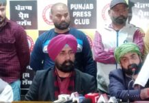 ਅਲਮਸਤ ਬਾਪੂ ਲਾਲ ਬਾਦਸ਼ਾਹ ਦੀ ਜ਼ਮੀਨ ਨੂੰ ਲੈ ਕੇ ਹੋਇਆ ਵਿਵਾਦ, MP ਹੰਸਰਾਜ ਹੰਸ ‘ਤੇ ਲੱਗੇ ਗੰਭੀਰ ਆਰੋਪ