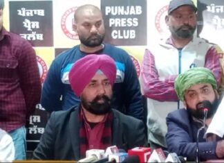 ਅਲਮਸਤ ਬਾਪੂ ਲਾਲ ਬਾਦਸ਼ਾਹ ਦੀ ਜ਼ਮੀਨ ਨੂੰ ਲੈ ਕੇ ਹੋਇਆ ਵਿਵਾਦ, MP ਹੰਸਰਾਜ ਹੰਸ ‘ਤੇ ਲੱਗੇ ਗੰਭੀਰ ਆਰੋਪ