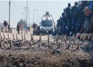 ਪੰਜਾਬ ਤੋਂ ਟਰੈਕਟਰ ਲੈ ਕੇ ਨਿਕਲੇ ਕਿਸਾਨ, ਰਸਤੇ ‘ਚ ਕੰਡੇਦਾਰ ਤਾਰਾਂ, ਸੀਮੈਂਟ ਦੇ ਬੈਰੀਕੇਡ, ਹਰਿਆਣਾ ‘ਚ ਬਣਾਈਆਂ ਟੈਂਪਰੇਰੀ ਜੇਲ੍ਹਾਂ