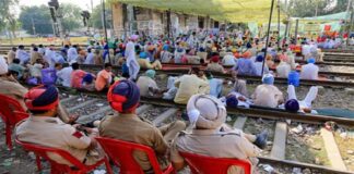 ਕਿਸਾਨਾਂ ਦੇ ਰੋਸ ਕਾਰਨ ਅੱਜ ਟਰੇਨਾਂ ਦਾ ਚੱਕਾ ਜਾਮ : ਅੰਮ੍ਰਿਤਸਰ-ਦਿੱਲੀ ਹਵਾਈ ਸਫਰ 7 ਗੁਣਾ ਮਹਿੰਗਾ