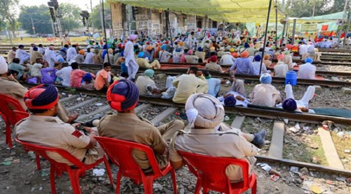 ਕਿਸਾਨਾਂ ਦੇ ਰੋਸ ਕਾਰਨ ਅੱਜ ਟਰੇਨਾਂ ਦਾ ਚੱਕਾ ਜਾਮ : ਅੰਮ੍ਰਿਤਸਰ-ਦਿੱਲੀ ਹਵਾਈ ਸਫਰ 7 ਗੁਣਾ ਮਹਿੰਗਾ