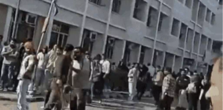 ਸੀਟੀ ਇੰਸਟੀਚਿਊਟ ‘ਚ ਵਿਦਿਆਰਥੀਆਂ ‘ਚ ਝੜਪ: ਇਕ-ਦੂਜੇ ‘ਤੇ ਪਥਰਾਅ, ਚੱਲੇ ਇੱਟਾਂ-ਰੋੜੇ, ਕਸ਼ਮੀਰੀਆਂ ਨੇ ਕਿਹਾ- ਵਿਦਿਆਰਥਣਾਂ ਨਾਲ ਛੇੜਛਾੜ ਕੀਤੀ, ਪੰਜਾਬੀਆਂ ਦਾ ਇਲਜ਼ਾਮ- ਪੱਗ ਉਤਾਰੀ, 14 ਸਸਪੈਂਡ