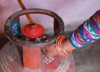 ਸਿਰਫ ਇਕ ਮਿੰਟ ‘ਚ ਚੈੱਕ ਕਰੋ ਗੈਸ ਸਿਲੰਡਰ ਪਾਈਪ ਦੀ ਐਕਸਪਾਈਰੀ ਡੇਟ, ਇਹ ਤਰੀਕਾ ਅਪਣਾ ਕੇ ਵੱਡੇ ਹਾਦਸਿਆਂ ਤੋਂ ਬਚੋ