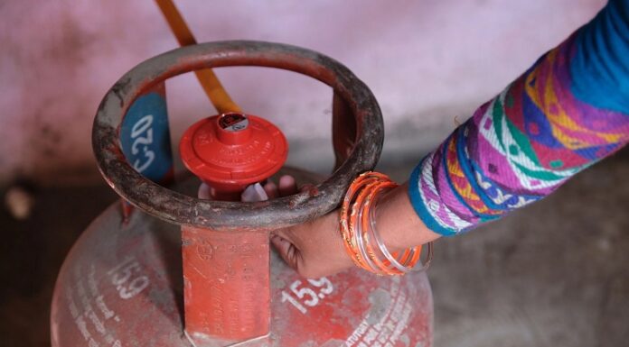 ਸਿਰਫ ਇਕ ਮਿੰਟ ‘ਚ ਚੈੱਕ ਕਰੋ ਗੈਸ ਸਿਲੰਡਰ ਪਾਈਪ ਦੀ ਐਕਸਪਾਈਰੀ ਡੇਟ, ਇਹ ਤਰੀਕਾ ਅਪਣਾ ਕੇ ਵੱਡੇ ਹਾਦਸਿਆਂ ਤੋਂ ਬਚੋ