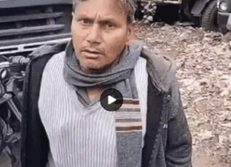 ਜਲੰਧਰ : ਨਾਬਾਲਗ ਧੀ 4 ਮਹੀਨਿਆਂ ਤੋਂ ਲਾਪਤਾ ਹੋਣ ਕਾਰਨ ਪਿਓ ਦਾ ਥਾਣੇ ਬਾਹਰ ਹੰਗਾਮਾ, ਕਿਹਾ-ਧੀ ਭੱਜਾ ਕੇ ਲੈ ਗਿਆ ਮੁੰਡਾ, ਪੁਲਿਸ ਨਹੀਂ ਕਰ ਰਹੀ ਕਾਰਵਾਈ