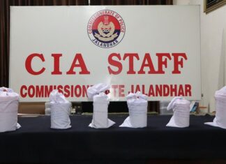 ਬ੍ਰੇਕਿੰਗ : ਜਲੰਧਰ ਪੁਲਿਸ ਨੇ ਕੋਰੀਅਰ ਰਾਹੀਂ ਵਿਦੇਸ਼ਾਂ ‘ਚ ਨਸ਼ਾ ਤਸਕਰੀ ਕਰਨ ਵਾਲੇ 9 ਮੁਲਜ਼ਮ ਕੀਤੇ ਗ੍ਰਿਫਤਾਰ, 22 ਕਿਲੋ ਅਫੀਮ ਕੀਤੀ ਬਰਾਮਦ