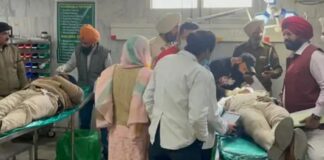 ਗੁਰਦਾਸਪੁਰ : ਕੇਂਦਰੀ ਜੇਲ ‘ਚ ਆਪਸ ‘ਚ ਲੜੇ ਕੈਦੀ, ਬਚਾਅ ‘ਚ 3 ਪੁਲਿਸ ਮੁਲਾਜ਼ਮ ਵੀ ਕੀਤੇ ਜ਼ਖਮੀ