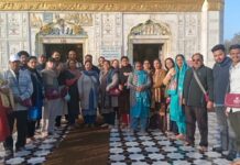 ਅੰਮ੍ਰਿਤਸਰ ਤੋਂ 25 ਯਾਤਰੀਆਂ ਦਾ ਜੱਥਾ ਆਬੂ ਧਾਬੀ ‘ਚ ਬਣੇ ਸ਼੍ਰੀ ਰਾਮ ਮੰਦਰ ਦੇ ਦਰਸ਼ਨ ਲਈ ਰਵਾਨਾ