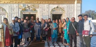ਅੰਮ੍ਰਿਤਸਰ ਤੋਂ 25 ਯਾਤਰੀਆਂ ਦਾ ਜੱਥਾ ਆਬੂ ਧਾਬੀ ‘ਚ ਬਣੇ ਸ਼੍ਰੀ ਰਾਮ ਮੰਦਰ ਦੇ ਦਰਸ਼ਨ ਲਈ ਰਵਾਨਾ