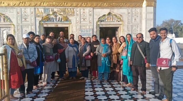 ਅੰਮ੍ਰਿਤਸਰ ਤੋਂ 25 ਯਾਤਰੀਆਂ ਦਾ ਜੱਥਾ ਆਬੂ ਧਾਬੀ ‘ਚ ਬਣੇ ਸ਼੍ਰੀ ਰਾਮ ਮੰਦਰ ਦੇ ਦਰਸ਼ਨ ਲਈ ਰਵਾਨਾ