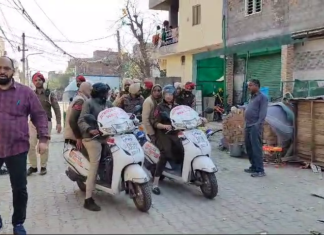 ਨਸ਼ਾ ਤਸਕਰਾਂ ਨੂੰ ਗ੍ਰਿਫ਼ਤਾਰ ਕਰਨ ਗਈ ਪੁਲਿਸ ‘ਤੇ ਹਮਲਾ, ਬਚਾਅ ‘ਚ ਪੁਲਿਸ ਨੇ ਕੀਤੀ ਹਵਾਈ ਫਾਇਰਿੰਗ