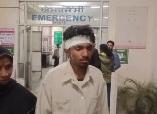 ਸਕੂਲ ‘ਚ ਬੱਚਿਆਂ ਦੀ ਹੋਈ ਲੜਾਈ ਸੜਕ ‘ਤੇ ਪੁੱਜੀ, ਦੋਵਾਂ ਧਿਰਾਂ ਨੇ ਇਕ-ਦੂਜੇ ਦੇ ਮਾਰੀਆਂ ਸੱਟਾਂ