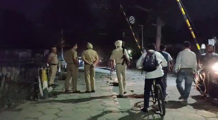 ਲੁਧਿਆਣਾ : ਪੁਰਾਣੀ ਰੰਜਿਸ਼ ਕਾਰਨ ਰੇਲਵੇ ਕਰਾਸਿੰਗ ‘ਤੇ ਖੜ੍ਹੇ 2 ਨੌਜਵਾਨਾਂ ‘ਤੇ ਚੱਲੀਆਂ ਗੋਲੀਆਂ, ਸ਼ਹਿਰ ‘ਚ ਫੈਲੀ ਸਨਸਨੀ