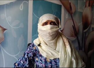 ਇਨਸਾਨੀਅਤ ਸ਼ਰਮਸਾਰ ! ਧੀ ਨਾਲ ਲਵ ਮੈਰਿਜ ਤੋਂ ਨਾਰਾਜ਼ ਪਰਿਵਾਰ ਵਾਲਿਆਂ ਨੇ ਮੁੰਡੇ ਦੀ ਮਾਂ ਨੂੰ ਅੱਧ-ਨੰ.ਗਾ ਕਰ ਕੇ ਗਲੀਆਂ ‘ਚ ਭਜਾਇਆ, ਵੀਡੀਓ ਬਣਾ ਕਰਤੀ ਵਾਇਰਲ